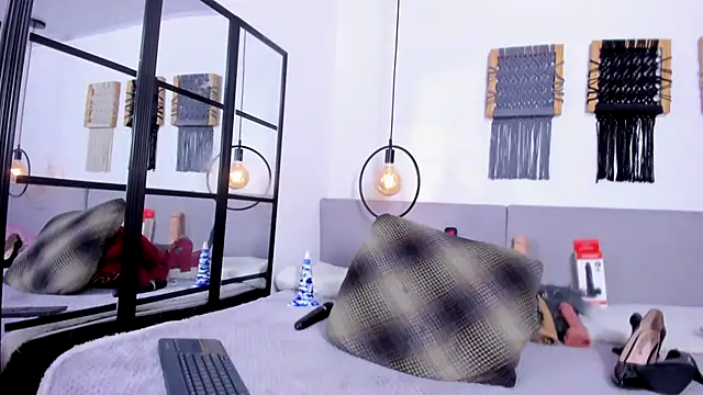 Czat XXX na żywo – Sweet_camille