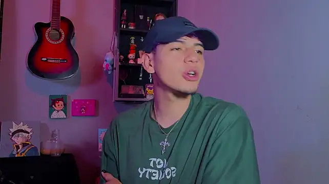 Živý XXX chat MikeyKuro