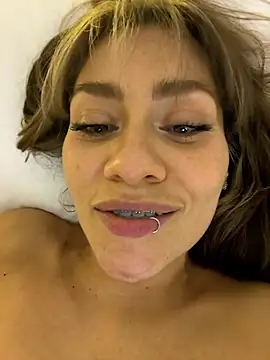 Chatroom XXX en direct de SamyJones9