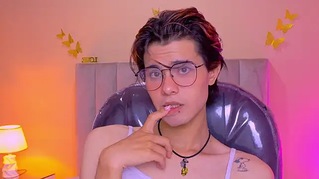 Derek_Sinn's Live XXX Chat