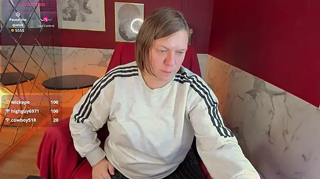 XXX chat uživo modela KellyPerfection