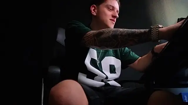 FelixStarkk's Live XXX Chat