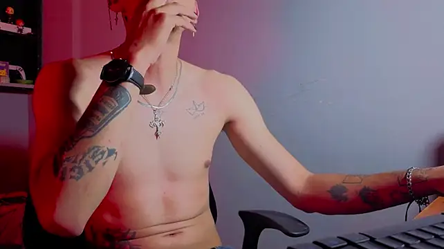 MikeyKuro Chat XXX live