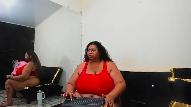 Lynn_Jones' Live XXX Chat