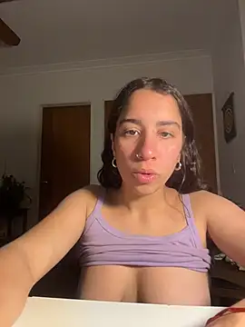 Chat +18 de Souphicherry ao vivo