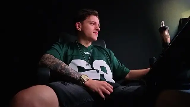 Онлайн чат XXX FelixStarkk