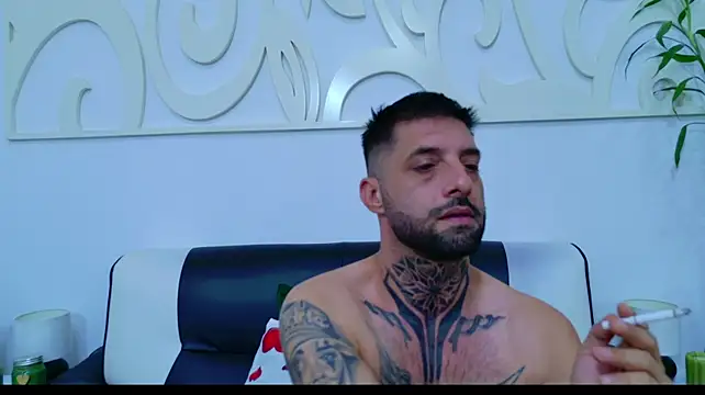 TommyDum's Live XXX Chat