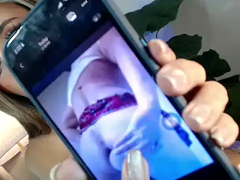 Onegreattransdiva Chat XXX live