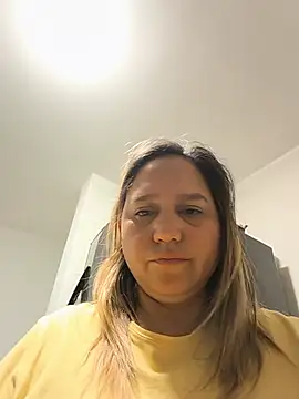 LauraReeves live XXX chat