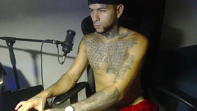 XXX chat uživo modela ROOKERT
