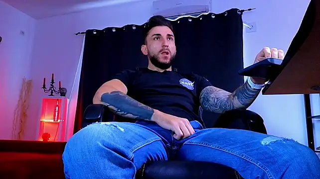 MightyAaron66 – Live XXX-chat
