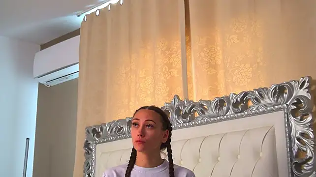 AliceMunro Chat XXX live