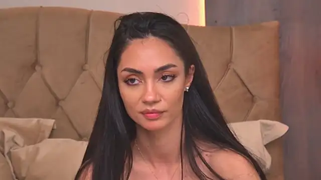 Chatroom XXX en direct de VivienneStark