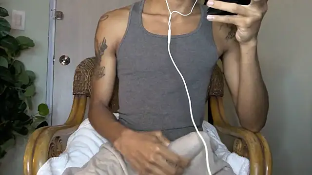 Chatroom XXX en direct de BlackBullTitus