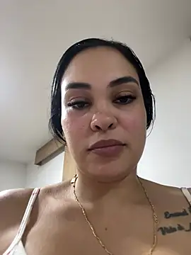 FOX_LATINA's Live XXX Chat