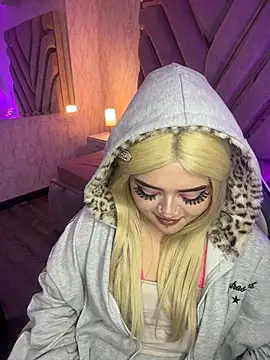 lya_nekko_ Adlı Modelin Canlı XXX Sohbeti