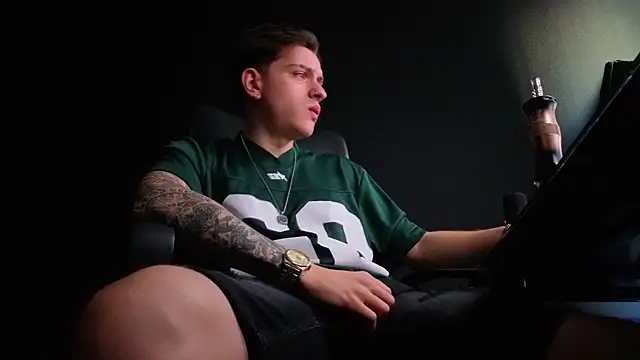 Živý XXX chat FelixStarkk