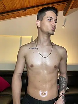 Chat +18 de Aaronsexroom ao vivo