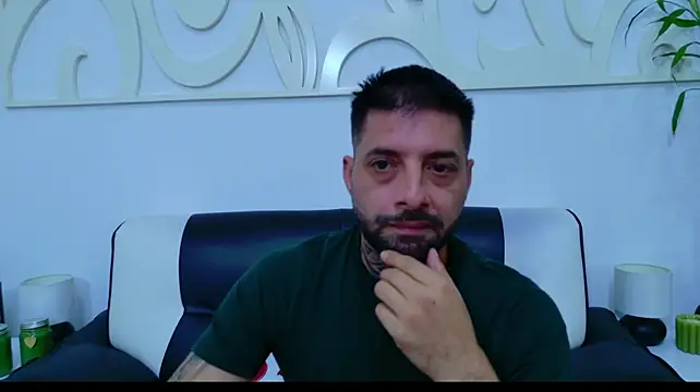 TommyDum's Live XXX Chat
