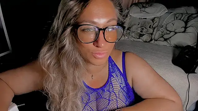 CumOnMy_Tits' Live XXX Chat