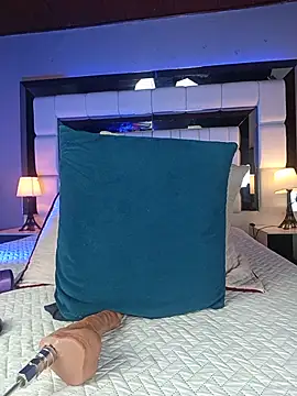 Sarafountain's Live XXX Chat