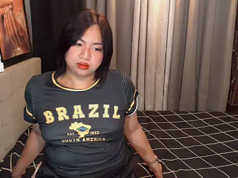 AsianHotPrecious élő XXX-chatje