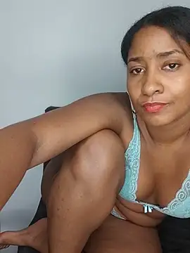 Berry_Bans' Live XXX Chat