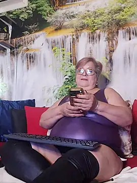 QueenPammy1 XXX чат на живо