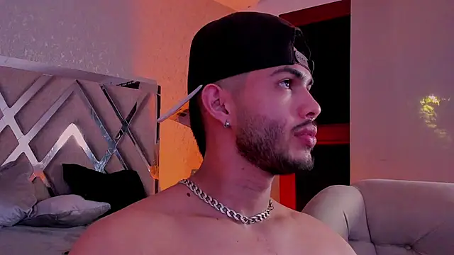Vincentblack Adlı Modelin Canlı XXX Sohbeti