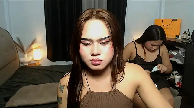 horsecock_xyra Adlı Modelin Canlı XXX Sohbeti