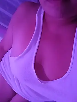 LatinaCalienteMilf's Webcam Show