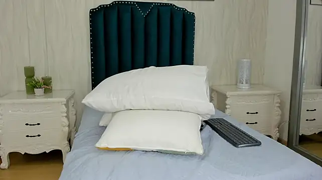 ChikiBom28 Live XXX-Chat
