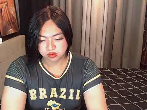 AsianHotPrecious: онлайн-секс-чат
