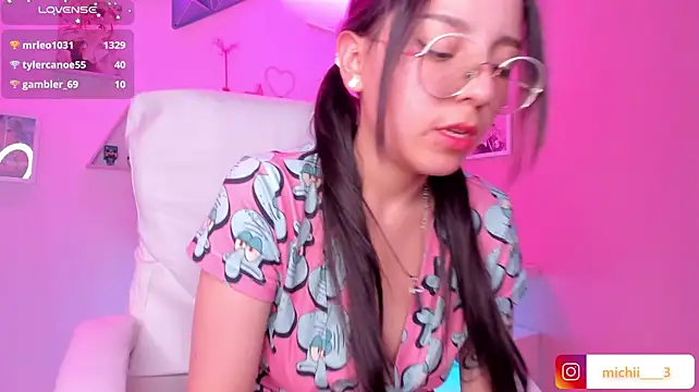 Chat +18 de kitty_patitas_suavesss ao vivo