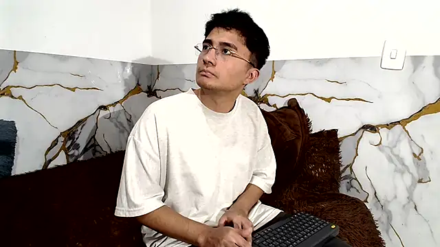 saritaandthom Chat XXX live