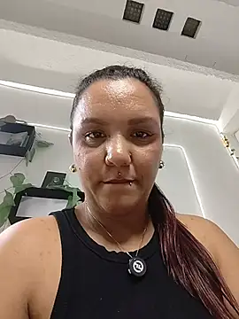 Capricornio_ Adlı Modelin Canlı XXX Sohbeti