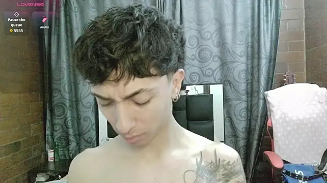 Mr__Aaronn Live XXX-Chat