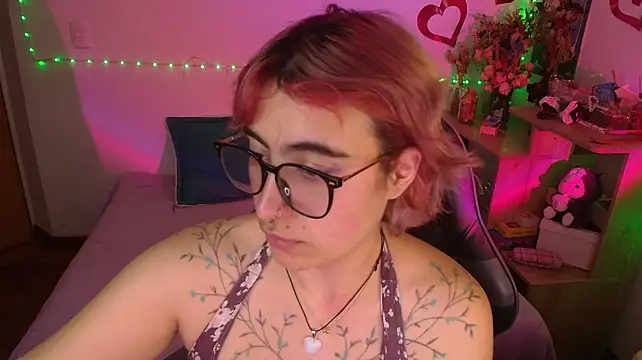 Miacatsito3's Live XXX Chat
