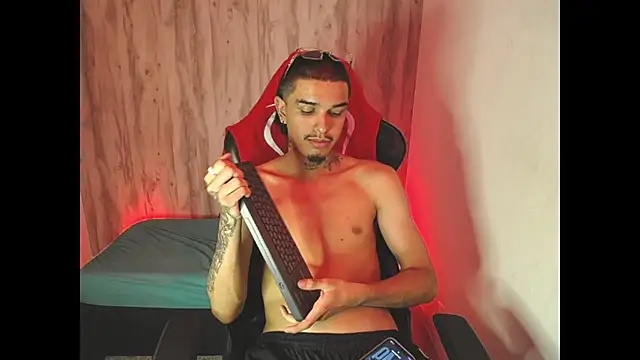 Tayson_Hot Chat XXX in diretta