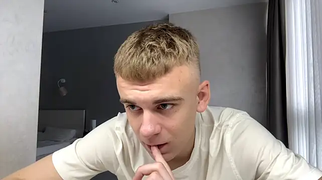 SoloFury 라이브 XXX 채팅