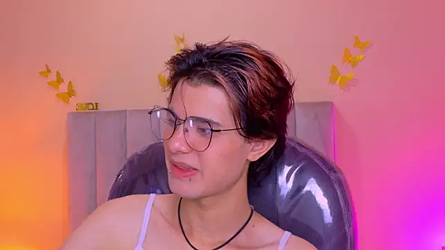 Derek_Sinn Adlı Modelin Canlı XXX Sohbeti