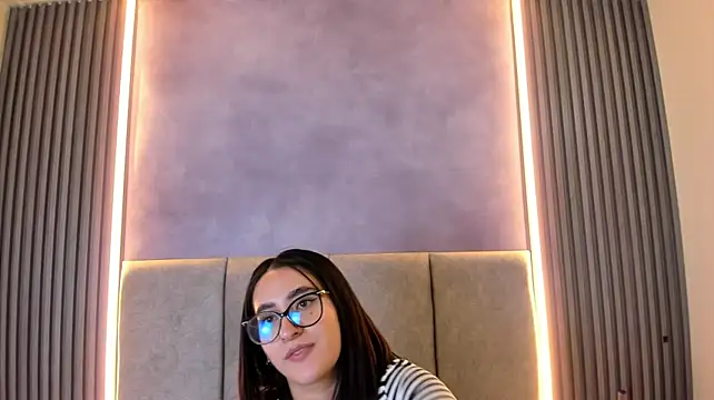 Chat +18 de lorenaAmazing26 ao vivo