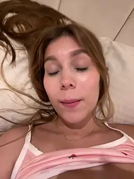 Nikii__: απευθείας συνομιλία ΧΧΧ