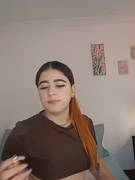 MartinaConnorr Adlı Modelin Canlı XXX Sohbeti