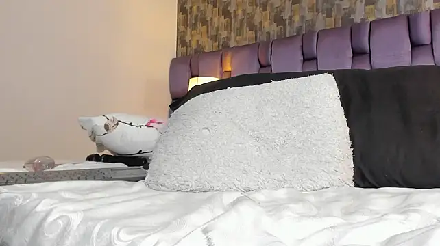 LahanaKimish's Live XXX Chat