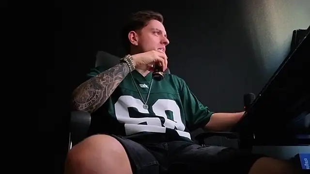 XXX chat uživo modela FelixStarkk