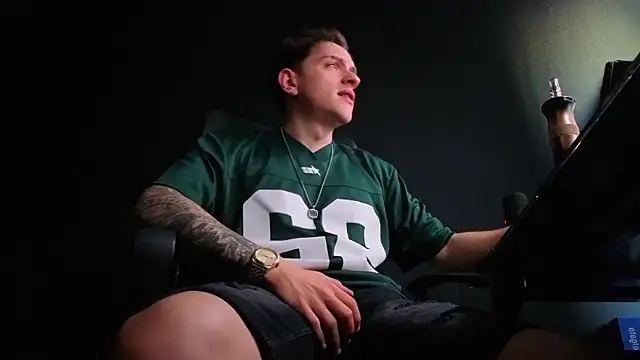 Онлайн чат XXX FelixStarkk