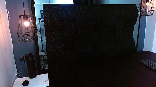 GoldenBoy_23 Live XXX Chat