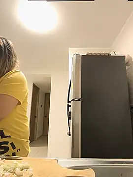 LauraReevesのライブXXXチャット
