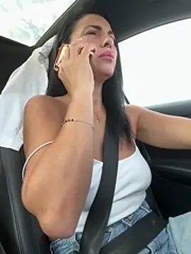 Chat XXX en directo de KimKelly13